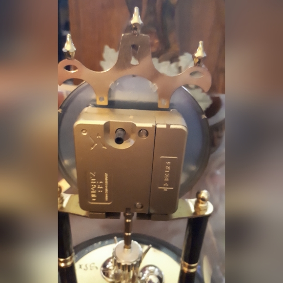 Retro look mantle clock - Picture 2 of 5